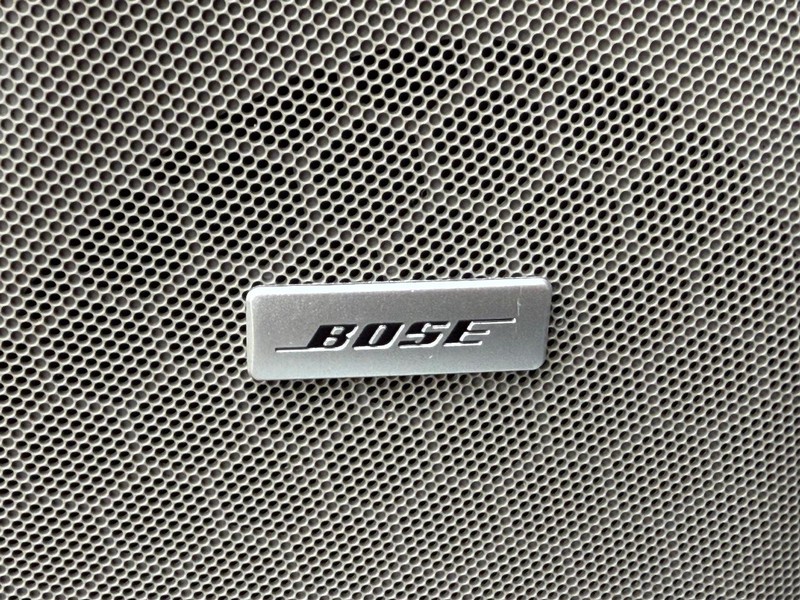 GMC Yukon XL Vehicle Full-screen Gallery Image 25