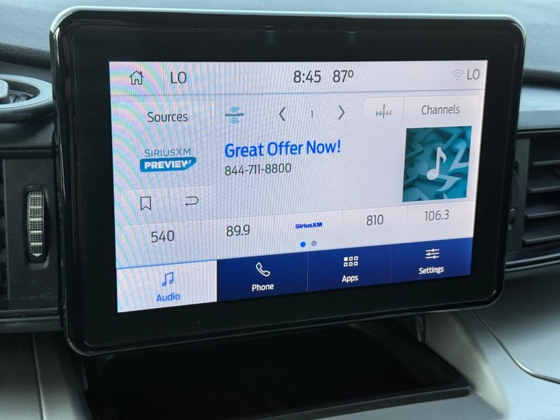 Ford Explorer Vehicle Full-screen Gallery Image 17