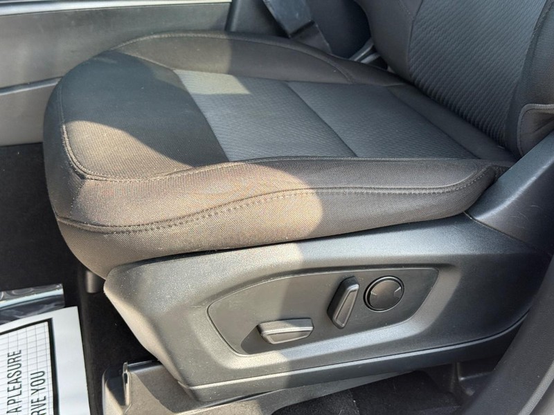 Ford Explorer Vehicle Full-screen Gallery Image 25