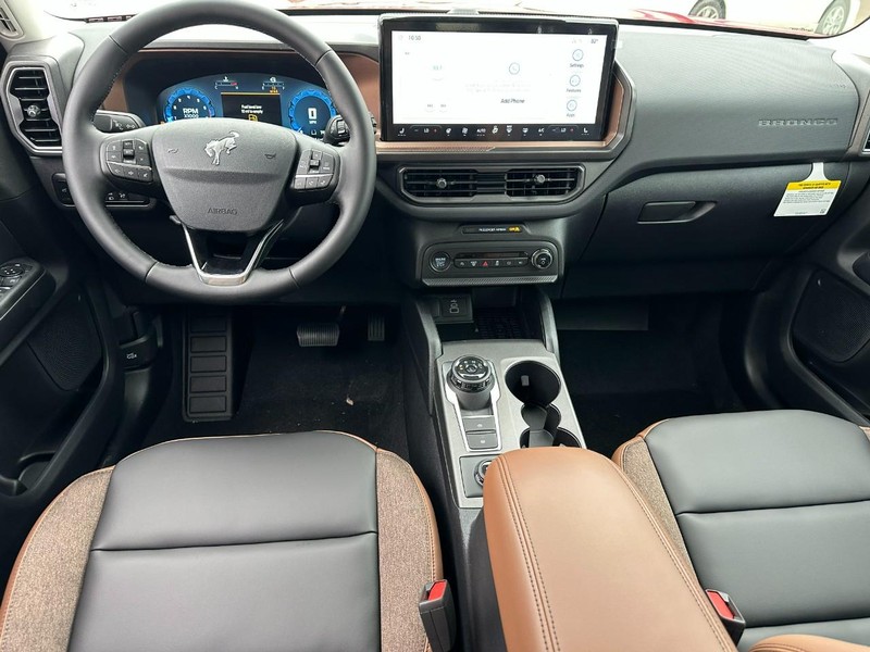 Ford Bronco Sport Vehicle Full-screen Gallery Image 5