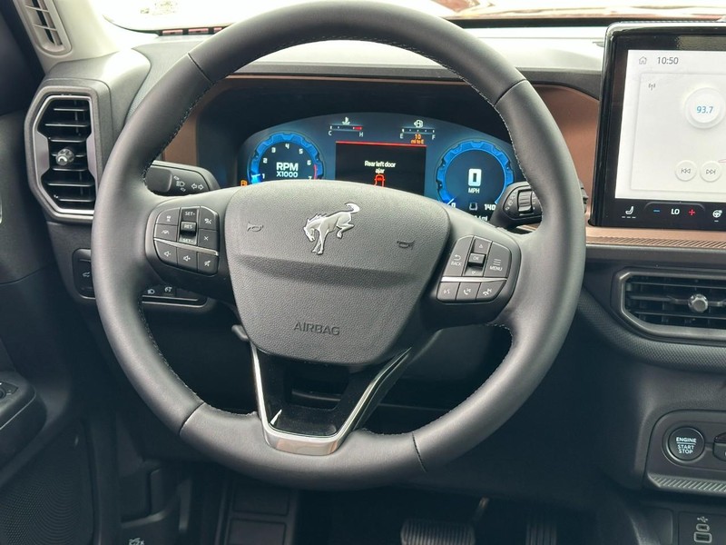 Ford Bronco Sport Vehicle Full-screen Gallery Image 6