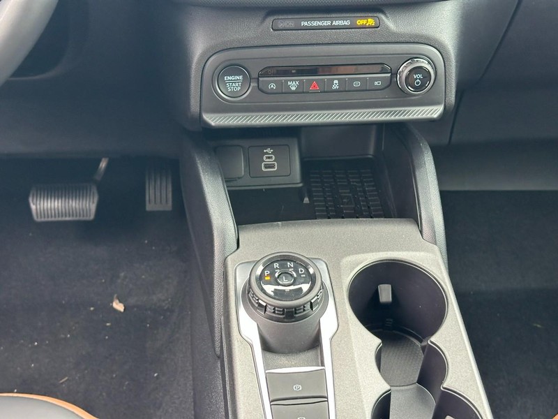 Ford Bronco Sport Vehicle Full-screen Gallery Image 8