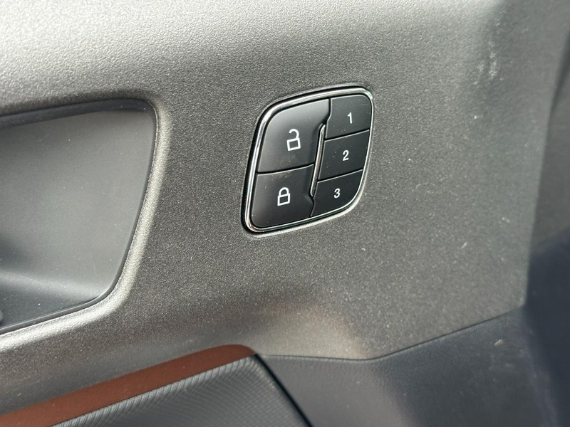 Ford Bronco Sport Vehicle Full-screen Gallery Image 10