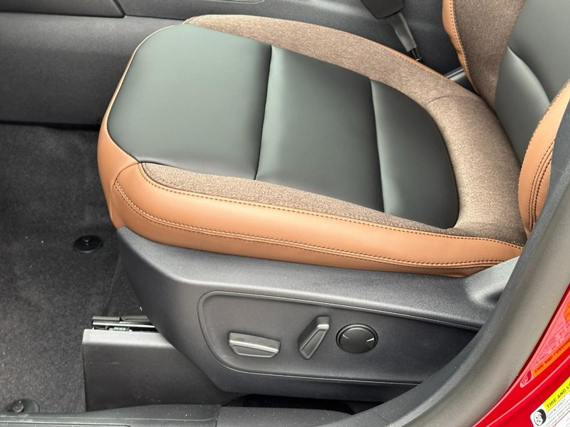 Ford Bronco Sport Vehicle Full-screen Gallery Image 11