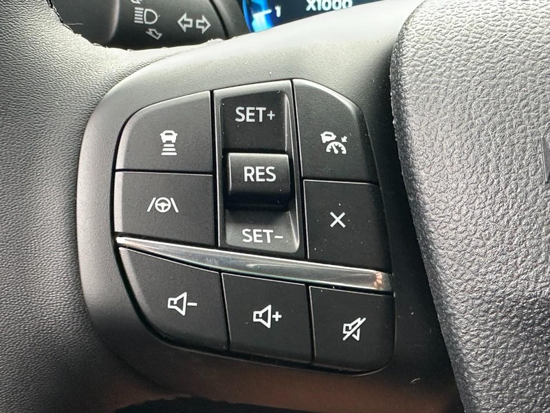 Ford Bronco Sport Vehicle Full-screen Gallery Image 12