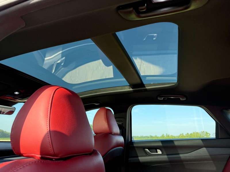 Kia K5 Vehicle Full-screen Gallery Image 11