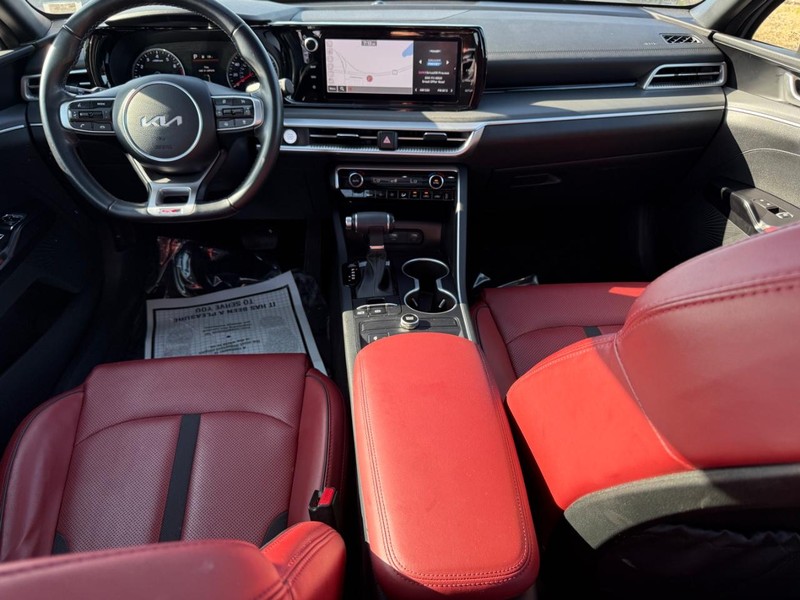 Kia K5 Vehicle Full-screen Gallery Image 12