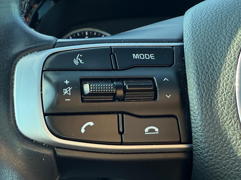 Kia K5 Vehicle Full-screen Gallery Image 14