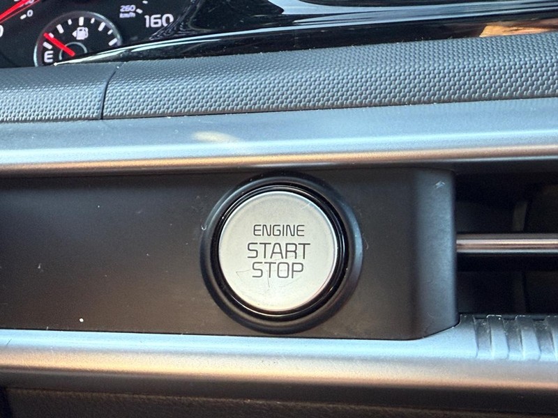 Kia K5 Vehicle Full-screen Gallery Image 16