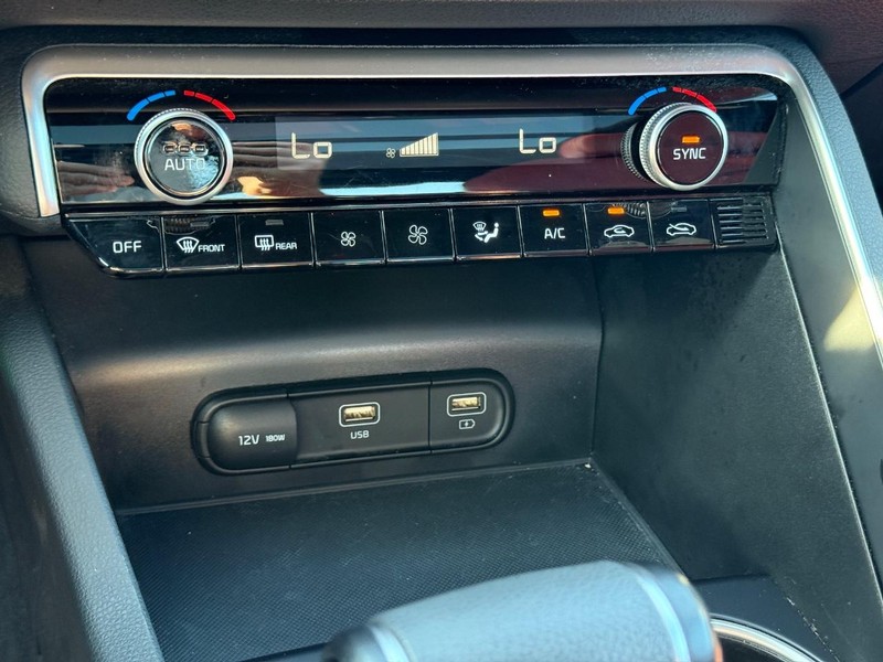 Kia K5 Vehicle Full-screen Gallery Image 19