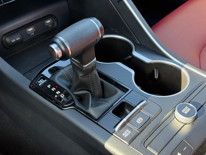 Kia K5 Vehicle Full-screen Gallery Image 20