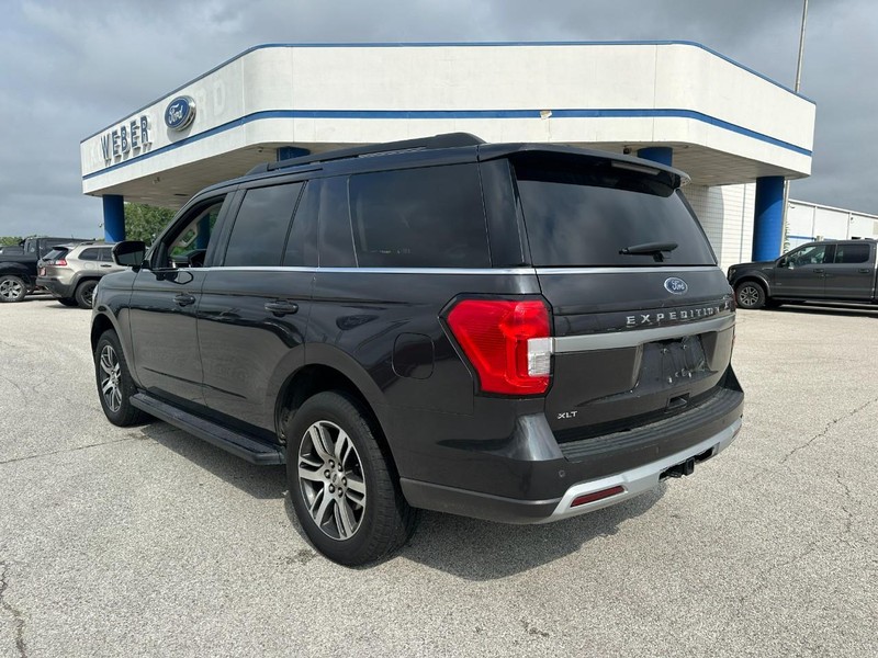 Ford Expedition Vehicle Full-screen Gallery Image 3