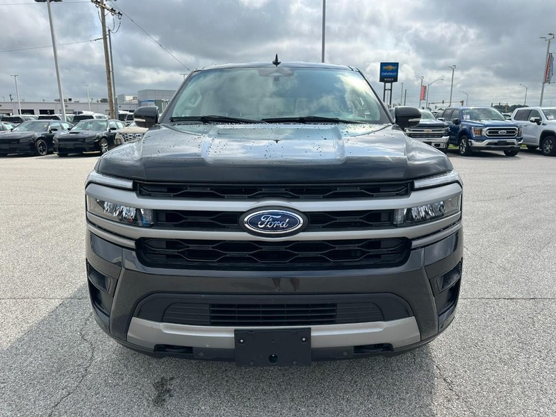 Ford Expedition Vehicle Full-screen Gallery Image 9