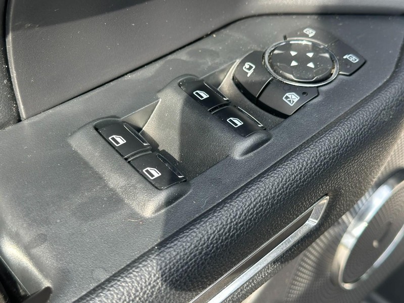 Ford Expedition Vehicle Full-screen Gallery Image 18