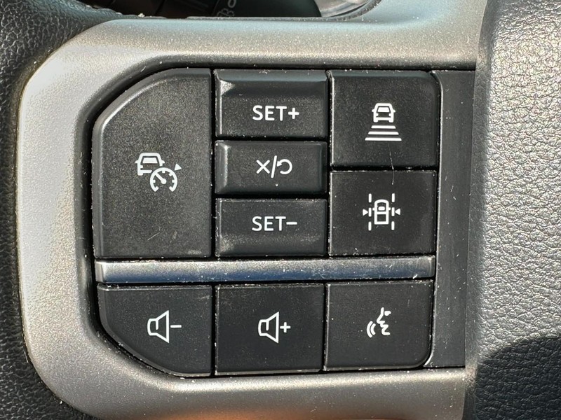Ford Expedition Vehicle Full-screen Gallery Image 21