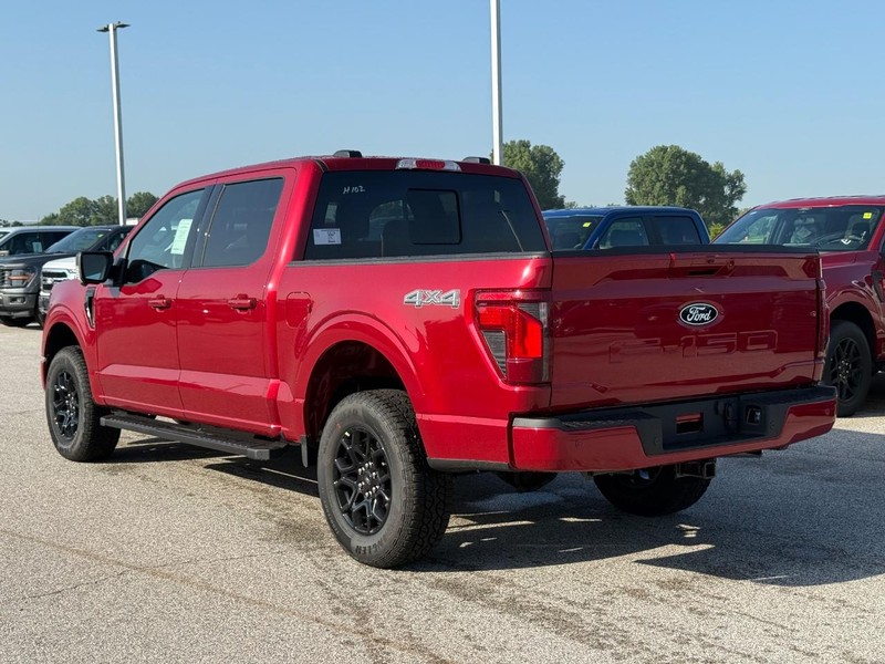 Ford F-150 Vehicle Full-screen Gallery Image 3