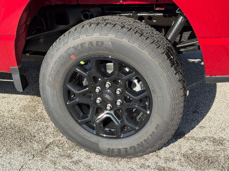 Ford F-150 Vehicle Full-screen Gallery Image 4