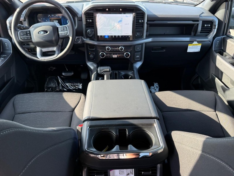 Ford F-150 Vehicle Full-screen Gallery Image 6