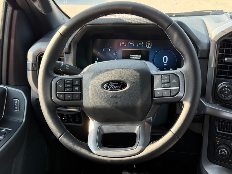 Ford F-150 Vehicle Full-screen Gallery Image 7