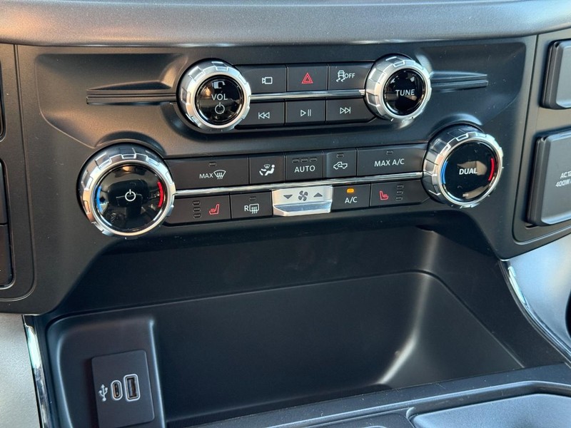 Ford F-150 Vehicle Full-screen Gallery Image 15