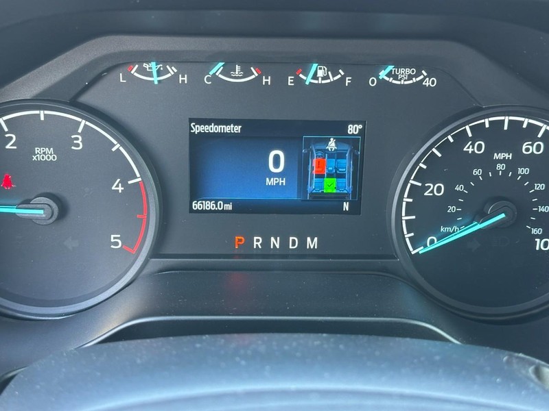 Ford Super Duty F-250 SRW Vehicle Full-screen Gallery Image 20