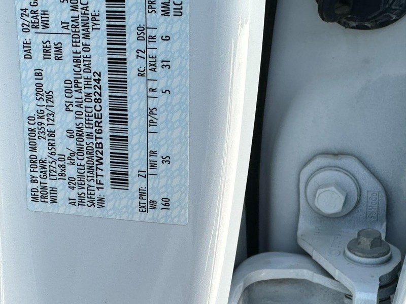 Ford Super Duty F-250 SRW Vehicle Full-screen Gallery Image 22