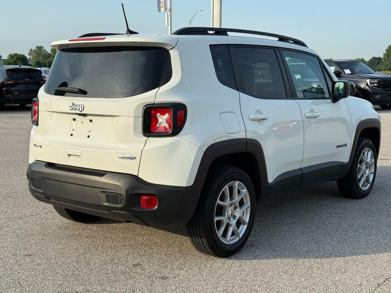 Jeep Renegade Vehicle Full-screen Gallery Image 5