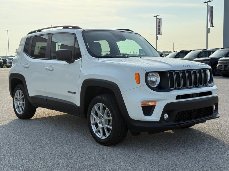 Jeep Renegade Vehicle Full-screen Gallery Image 8