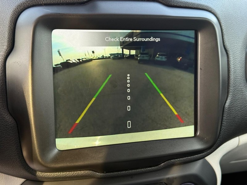 Jeep Renegade Vehicle Full-screen Gallery Image 17