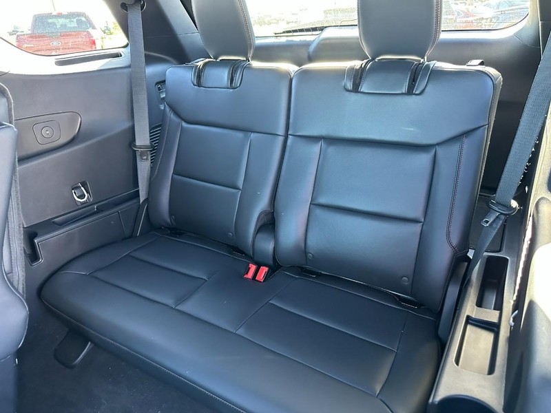 Ford Explorer Vehicle Full-screen Gallery Image 5