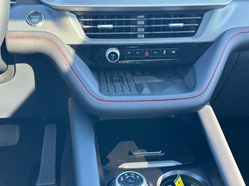 Ford Explorer Vehicle Full-screen Gallery Image 11