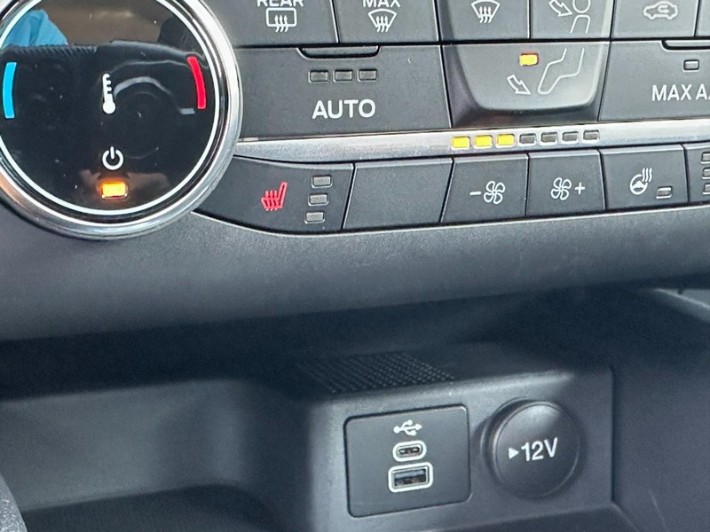 Ford Escape Vehicle Full-screen Gallery Image 14