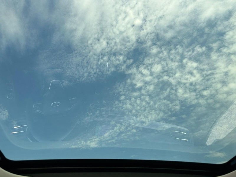 Ford Escape Vehicle Full-screen Gallery Image 5