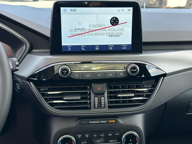 Ford Escape Vehicle Full-screen Gallery Image 8