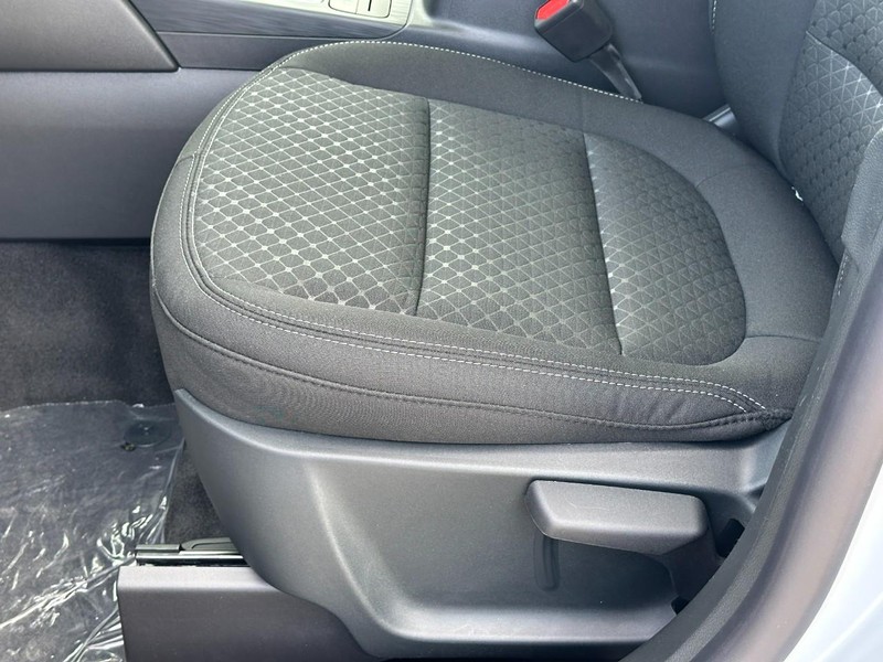 Ford Escape Vehicle Full-screen Gallery Image 11