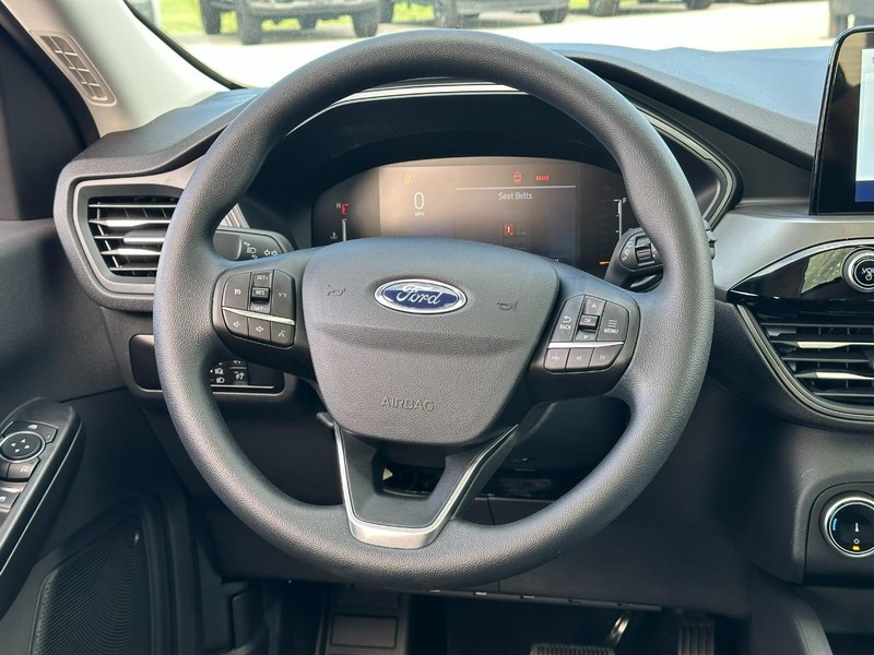 Ford Escape Vehicle Full-screen Gallery Image 7