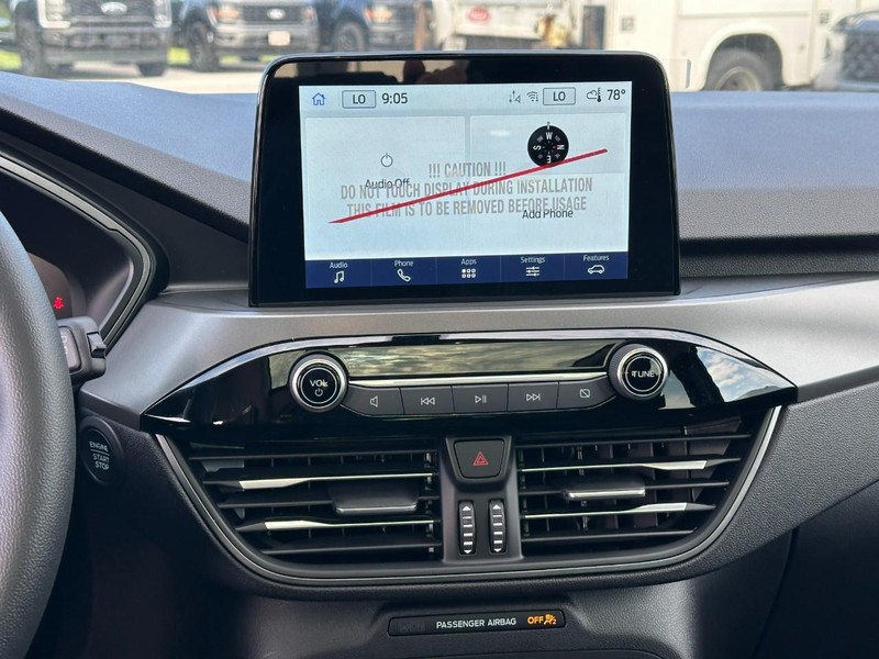 Ford Escape Vehicle Full-screen Gallery Image 8