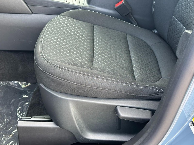 Ford Escape Vehicle Full-screen Gallery Image 11