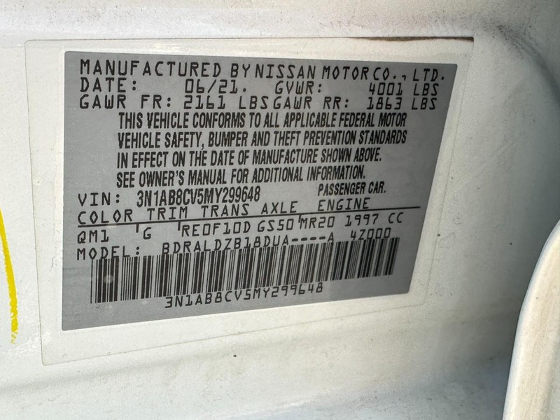 Nissan Sentra Vehicle Full-screen Gallery Image 22