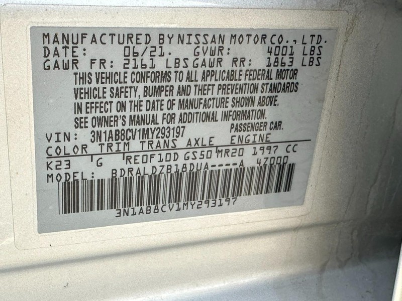 Nissan Sentra Vehicle Full-screen Gallery Image 21