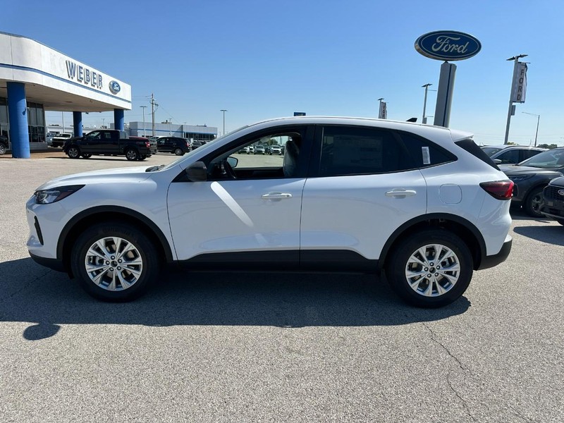 Ford Escape Vehicle Full-screen Gallery Image 2