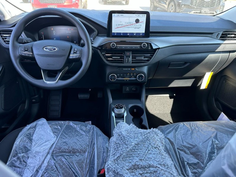 Ford Escape Vehicle Full-screen Gallery Image 5