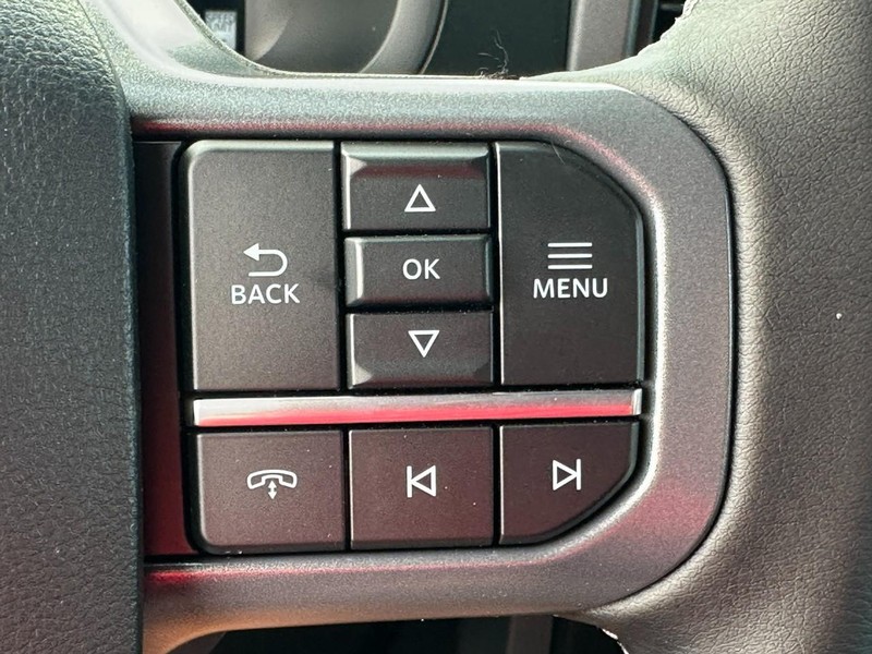 Ford F-150 Vehicle Full-screen Gallery Image 11