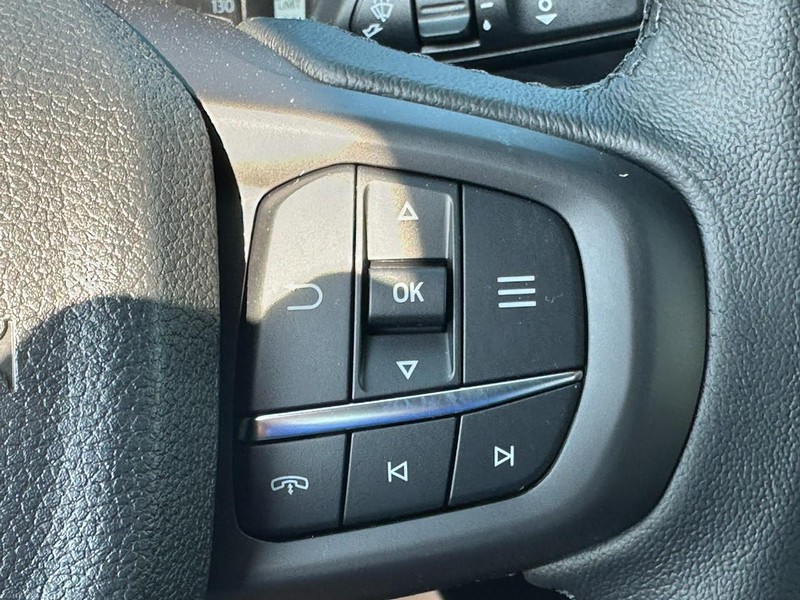 Ford Ranger Vehicle Full-screen Gallery Image 13