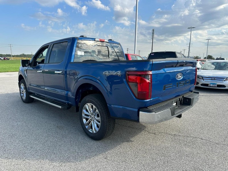 Ford F-150 Vehicle Full-screen Gallery Image 3
