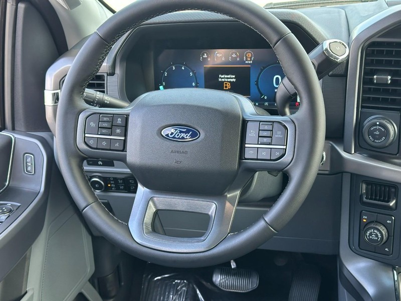 Ford F-150 Vehicle Full-screen Gallery Image 6