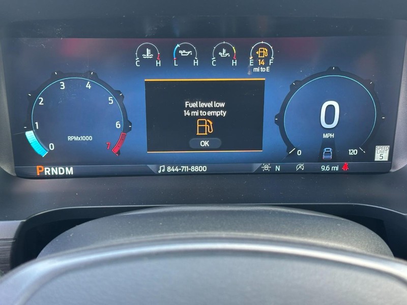 Ford F-150 Vehicle Full-screen Gallery Image 12