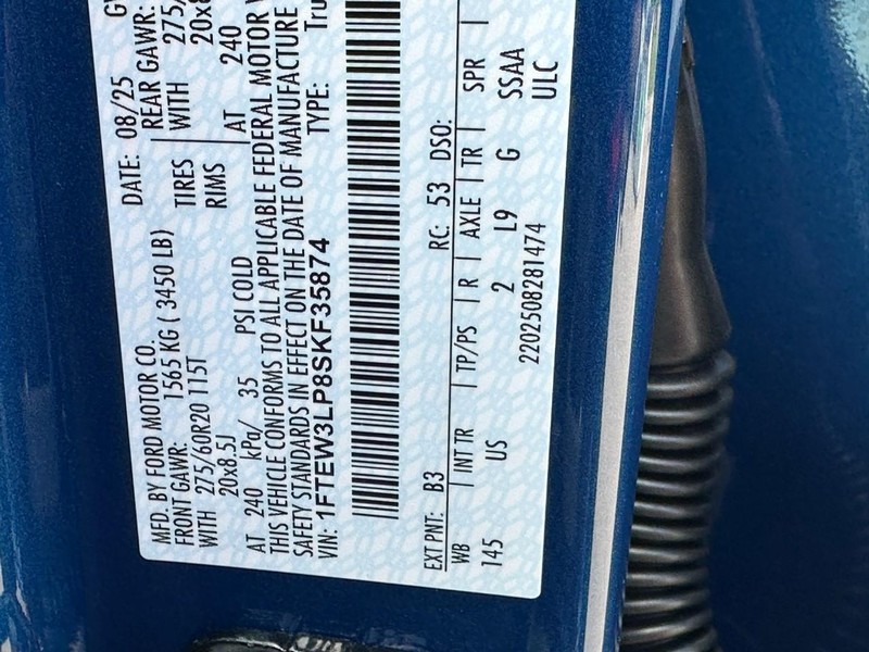 Ford F-150 Vehicle Full-screen Gallery Image 16