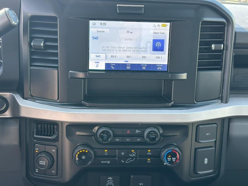 Ford Super Duty F-250 SRW Vehicle Full-screen Gallery Image 7