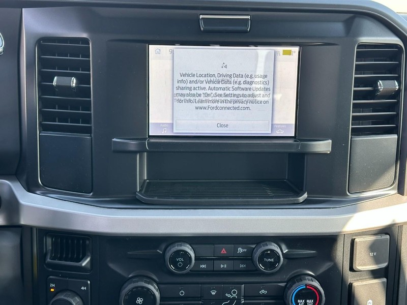 Ford Super Duty F-250 SRW Vehicle Full-screen Gallery Image 8